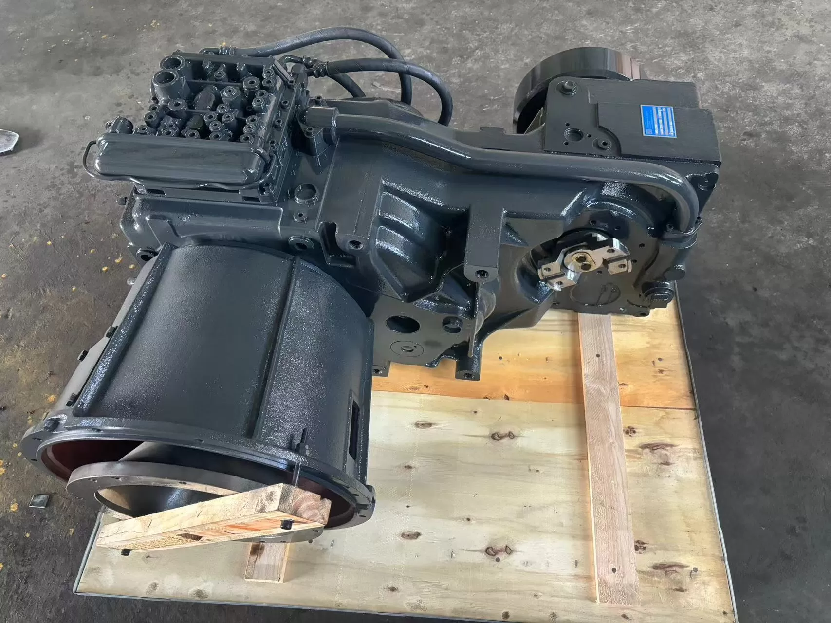 ZF4WG200 gearbox assembly for wheel loaders